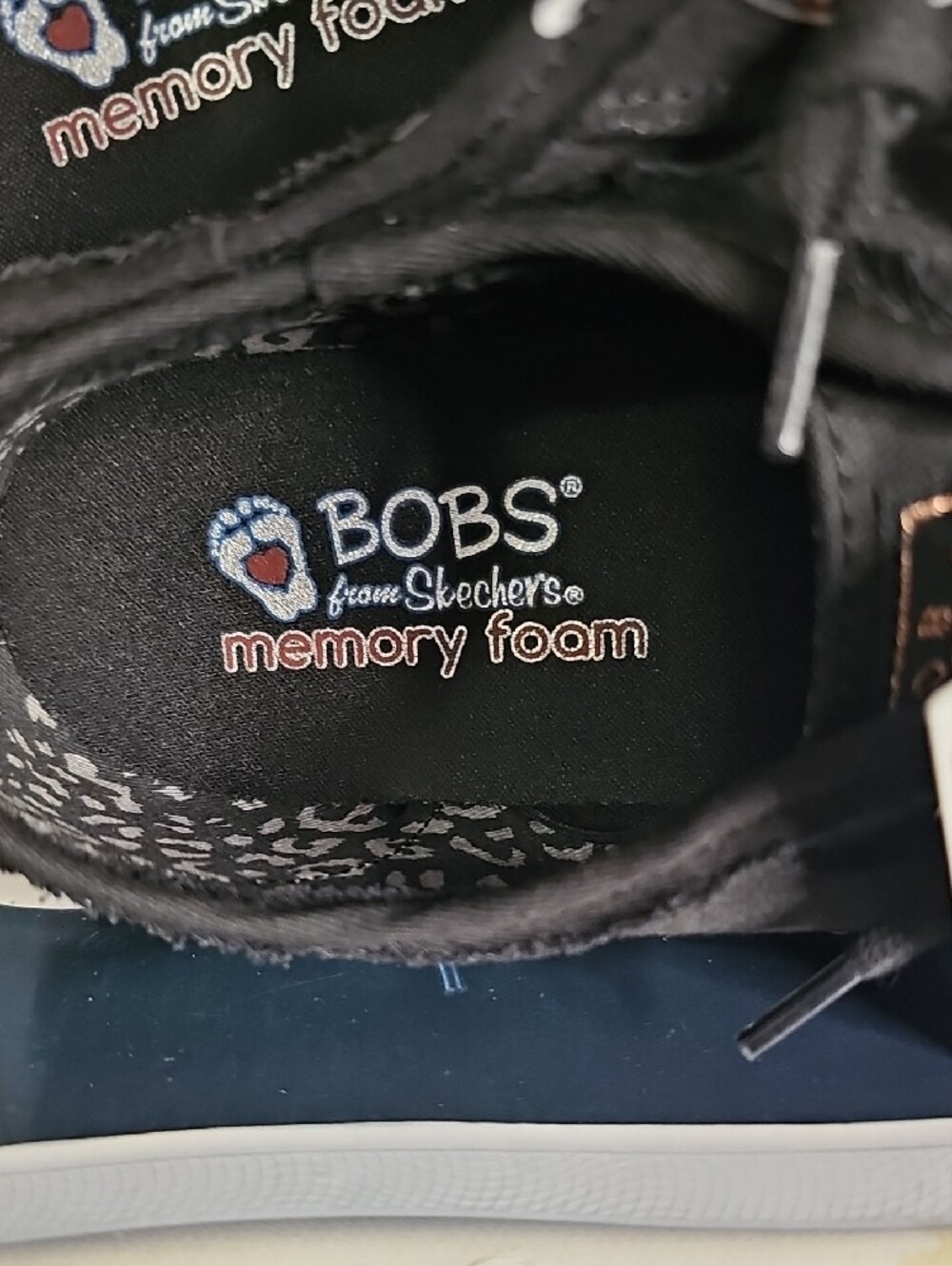 NIB-BOBS from Skechers Women's SZ 8 Black Canvas Lace-Up Sneaker with White Sole - Picture 4 of 10